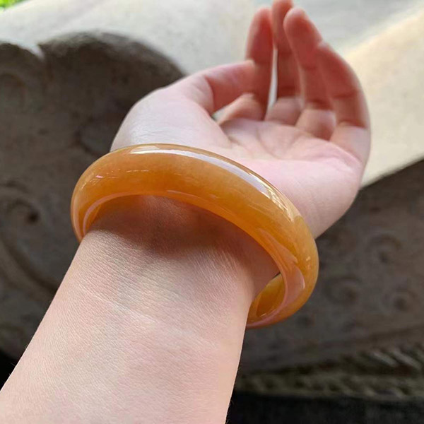 57圈口正圈黄翡种水翡翠手镯，收藏自留品，黄翡色泽明艳，高品质！