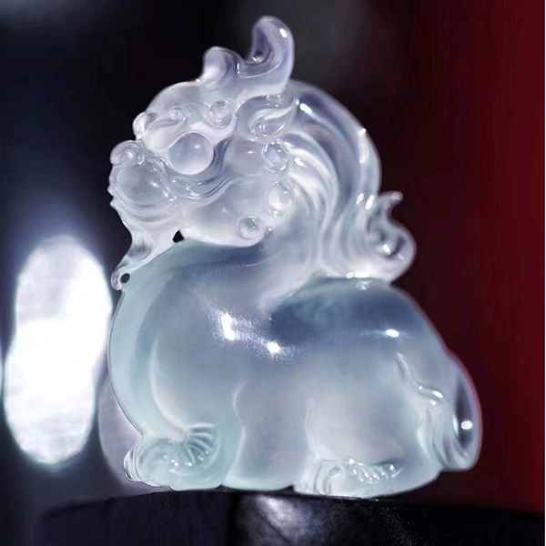 高冰翡翠麒麟摆件，帅气逼人，气质卓越