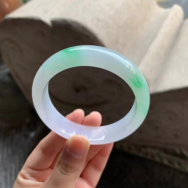 55圈口正圈种色翡翠手镯