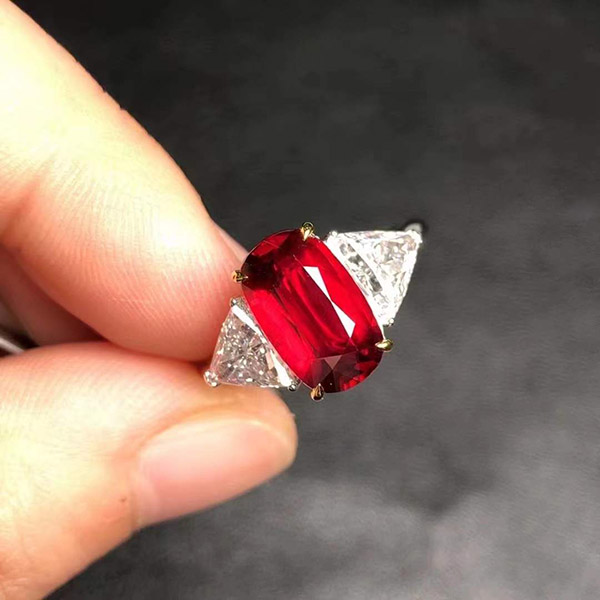 4克拉GRS无烧鸽血红红宝石戒指，玻璃体火彩好肉眼全净，面大，低调的奢华