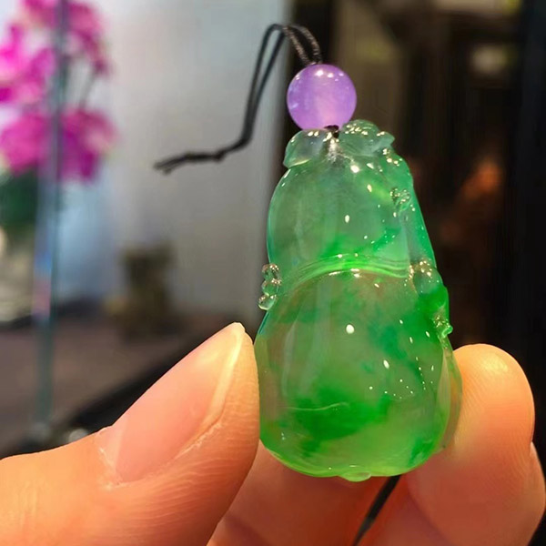 玻璃种金丝绿福禄翡翠挂件 水润通透，胶感足