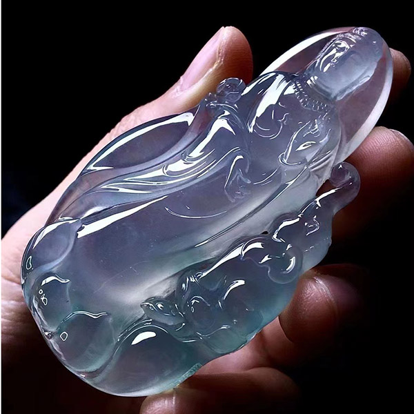 高冰种起胶普贤菩萨翡翠挂件，料子厚实，开脸慈祥——揭阳大师作品