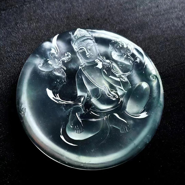 持莲观音翡翠吊坠，老坑种种水俱佳，气韵生动，刻画精致传神