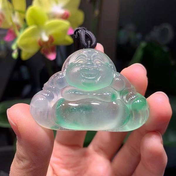 高品质木那大佛翡翠挂件，罕见的大件裸石，有品质有厚度