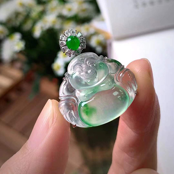 高冰飘花佛公翡翠吊坠，品质高，收藏级别