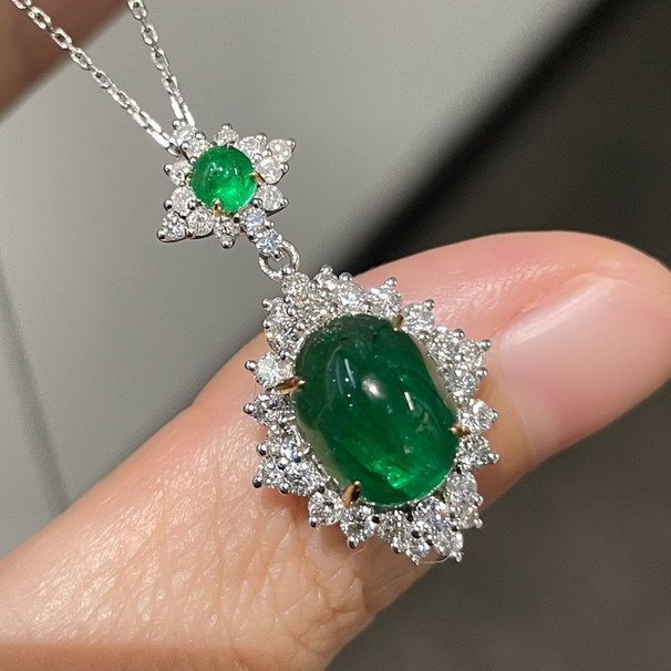3.4ct 祖母绿 vivid 微油 光感好 豪华镶嵌