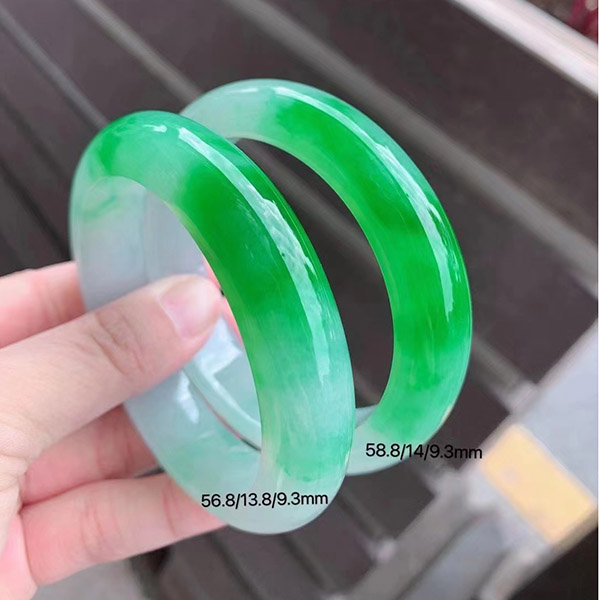 56圈口58圈口阳绿翡翠对镯