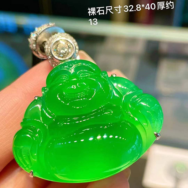 木那柔甜料子满绿佛公翡翠吊坠，稀有厚度，起胶感，七位数