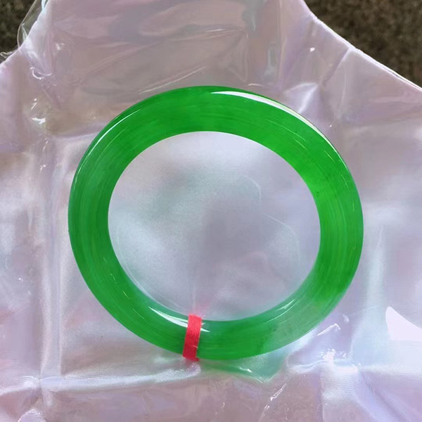 55圈口高冰阳绿翡翠手镯