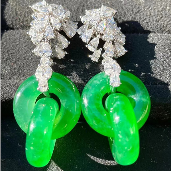 满绿翡翠双环耳坠，收藏品，大庄厚装，满绿起光，高品质，必收系列