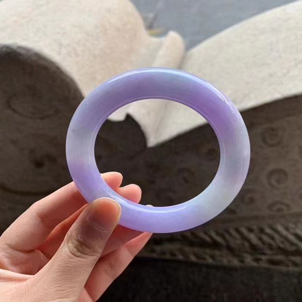 56圈口圆条紫罗兰翡翠手镯