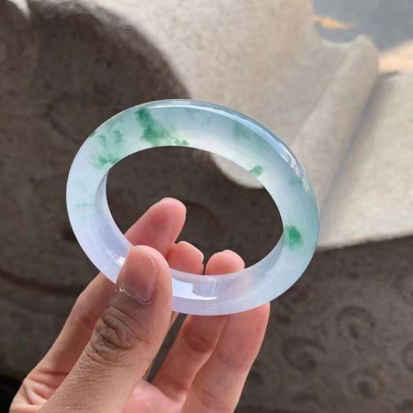 57圈口正圈高冰飘花种水翡翠手镯