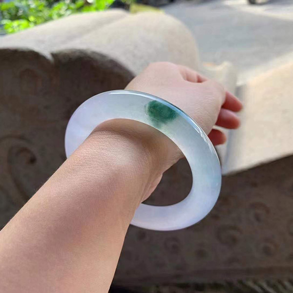 56圈口圆条果冻飘花种水翡翠手镯