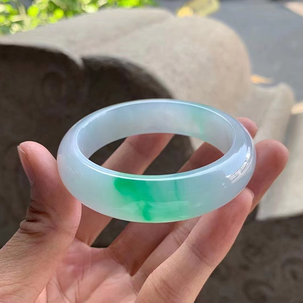 55圈口正圈种色翡翠手镯