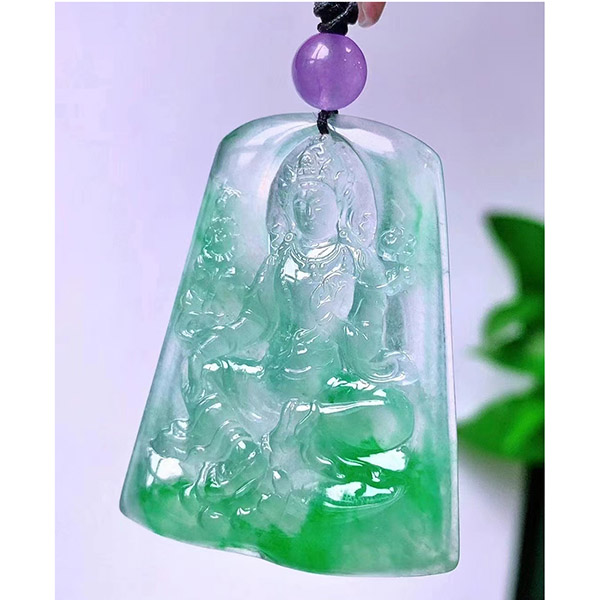 冰种带阳绿度母观音翡翠挂件，林乔大师作品，种老水足色艳，雕工精细，收藏价值高！