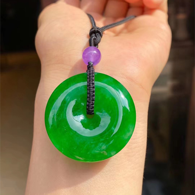 满绿翡翠大平安扣 颜色超辣！尺寸大气，