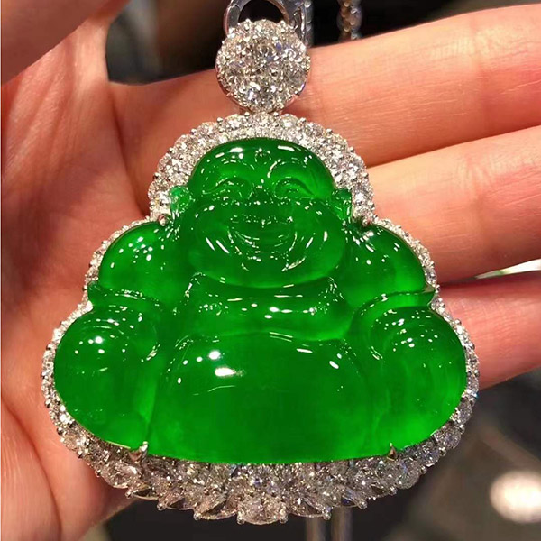 顶级玻璃种帝王绿大佛公翡翠吊坠，质量精品，水头佳，重金豪镶，佩戴时尚优雅