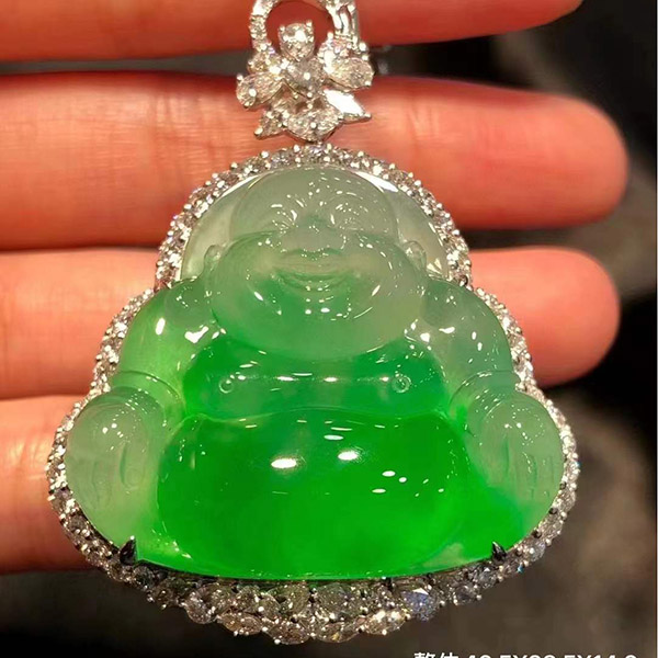 玻璃种木纳阳绿大佛翡翠吊坠，通透水润，佩戴精品