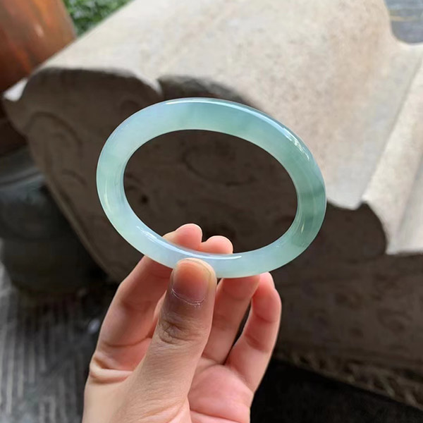 53圈口贵妃底色种水翡翠手镯