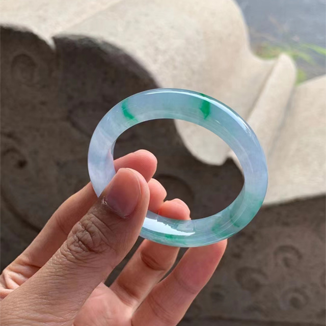 正圈蓝紫底飘色翡翠种水镯 尺寸:49.2-11.6-8mm
