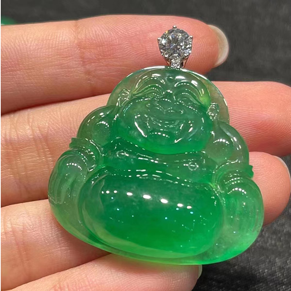 木那果冻佛公翡翠吊坠，果冻质感真的太讨人喜欢了，飘木那雪花棉，简单镶嵌，推荐！