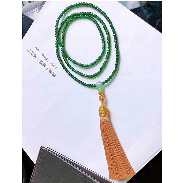 冰种浓艳菠菜绿翡翠珠链，小圆珠，极高的品质