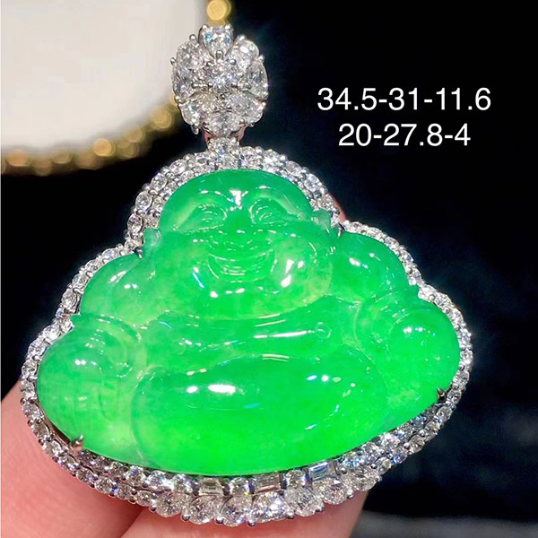满绿佛公翡翠吊坠，种色相融，甜甜的满绿，开脸慈祥，大庄厚装
