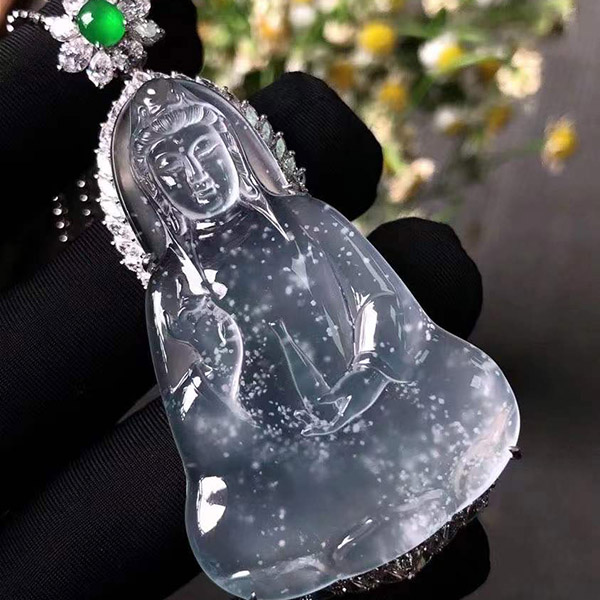 木那料雪花棉观音翡翠吊坠，意境感十足，简约大气