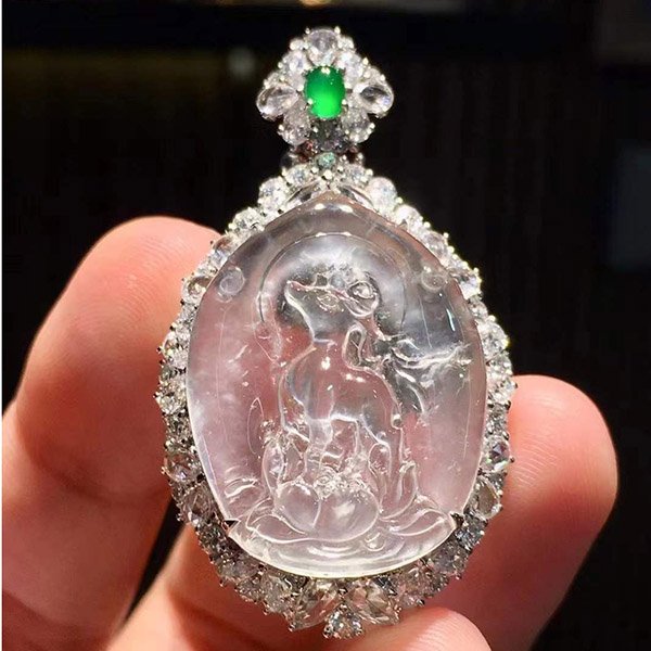 高冰小鹿翡翠吊坠-林深时见鹿，海蓝时见鲸，终见鹿鲸亦现，我亦不乱心