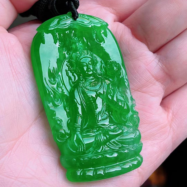 满绿度母翡翠吊坠