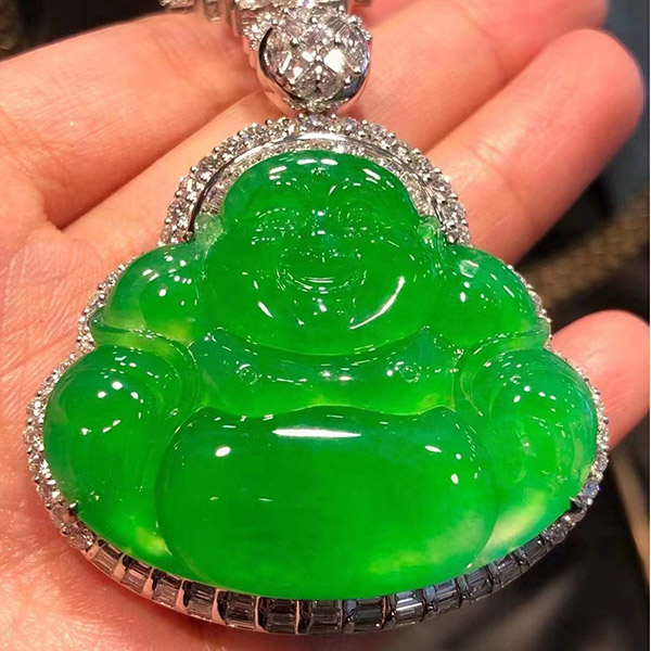 高冰阳绿大佛翡翠吊坠，成色棒，保值升值精品