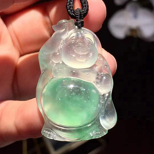 高冰飘翠财神爷翡翠挂件，非常讨喜，胶感十足
